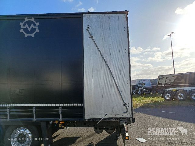 Åpen semitrailer med presenning Schmitz Cargobull Curtainsider Mega Getränke