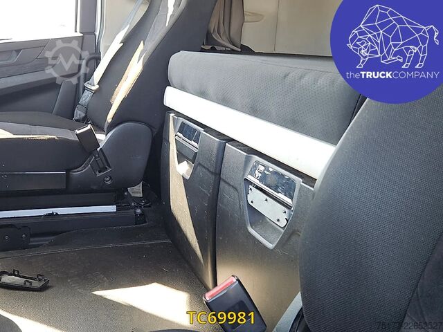  Iveco S-Way 460