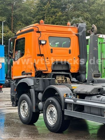 Autocamion cu cârlig pentru containere MERCEDES-BENZ Arocs 4251 8x4 Meiler-Abrollkipper