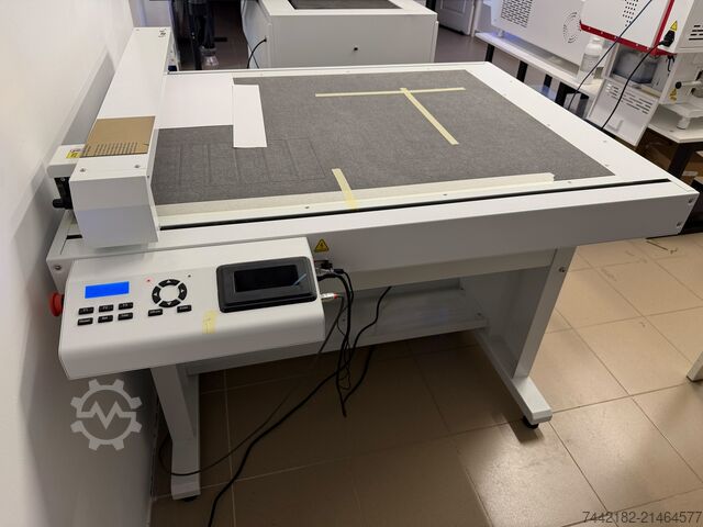 Secabo FC100 平板切割机，带真空装置 Secabo FC100