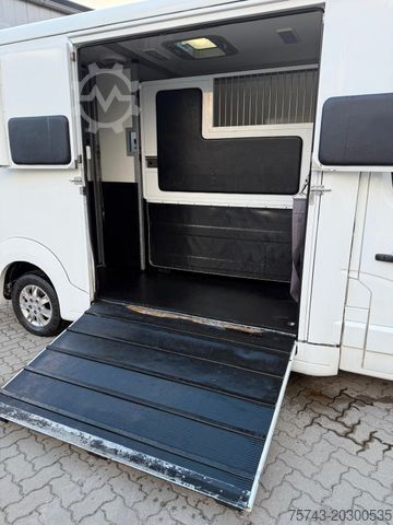 Тваринозавозник RENAULT Master STX Haras 3 sitzer