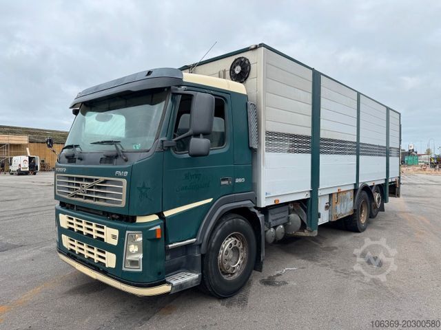 Kamion za prijevoz stoke VOLVO FM9 380 6x2*4 Tiertransporter / Livestock