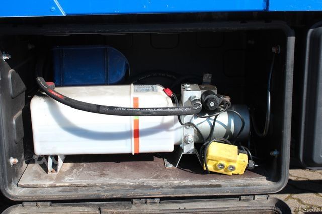 Bärgningsbil MAN TGL 8.180 BL Abschleppwagen Autotransporter Top