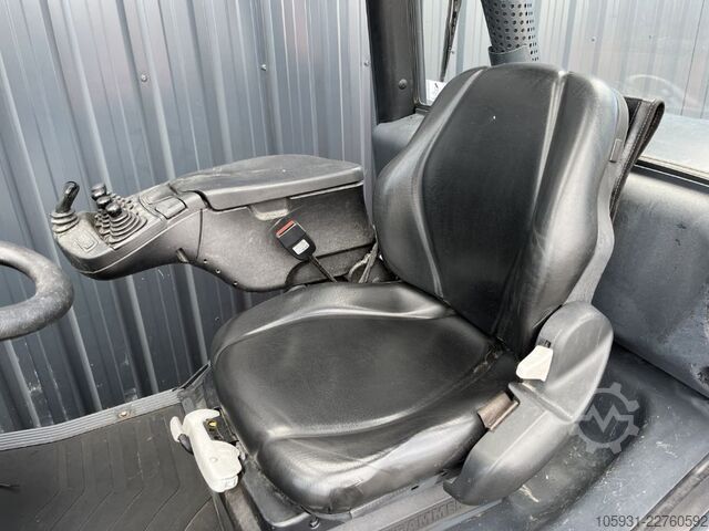 Chariot élévateur GPL Linde H25T-02