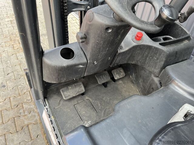 Chariot élévateur électrique à 3 roues Linde E14-02