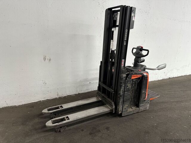 ম্যানুয়াল স্ট্যাকার Toyota SPE 120 L - TRIPLEX 3,9 m