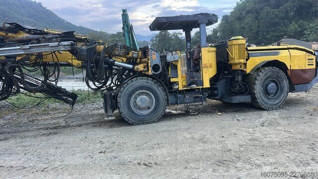 Буровая установка типа Boomer (буровой джамбо) Atlas Copco L2D