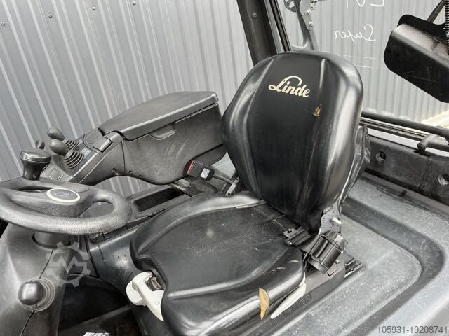 Elektriline neljarattaline kahveltõstuk Linde E25-01