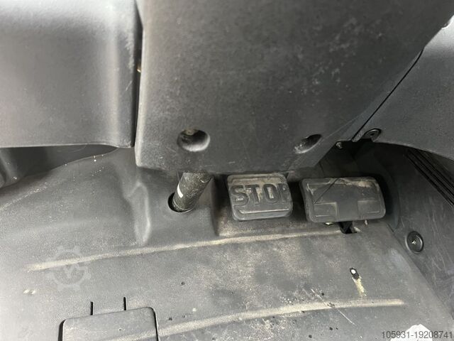 Elektriline neljarattaline kahveltõstuk Linde E25-01