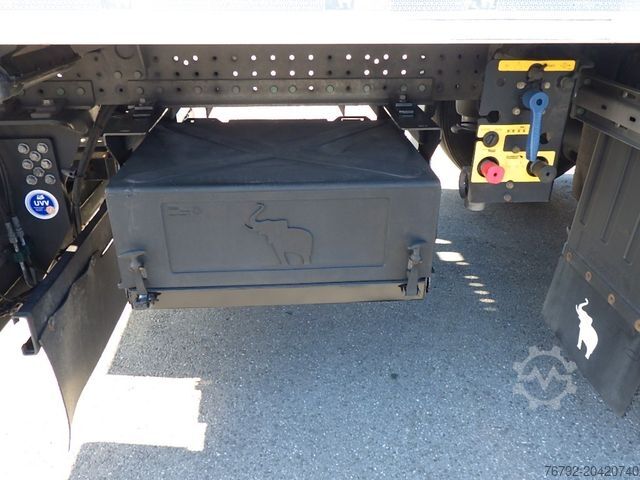 冷蔵セミトレーラー SCHMITZ CARGOBULL SKO 24/L FP 45 Multitemp/Doppelst./LBW 3to./Lift