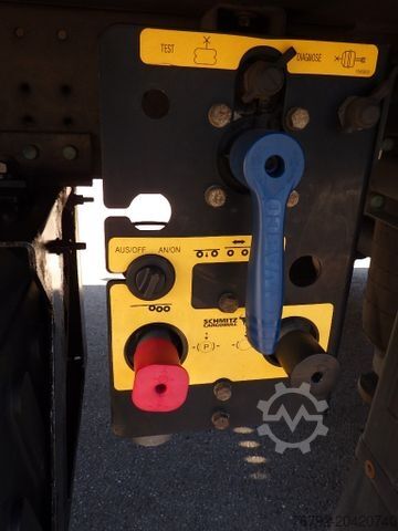 冷蔵セミトレーラー SCHMITZ CARGOBULL SKO 24/L FP 45 Multitemp/Doppelst./LBW 3to./Lift