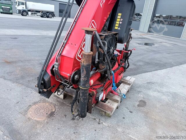 Grue montée sur camion Fassi F245A.2.25 E-Dynamic Radio Remote / Crane