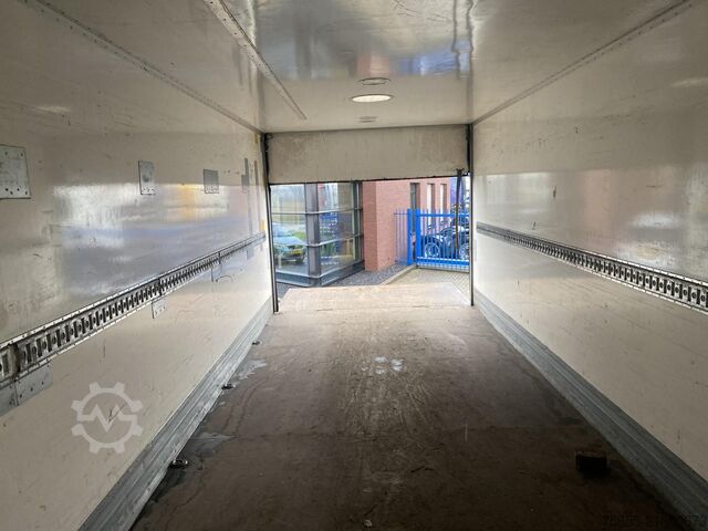 Benne fermée Volvo FL260 Boxtruck / Euro 5 / 625.000 KM / Loading ...