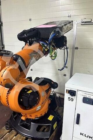 Industrial robot KUKA KR 210