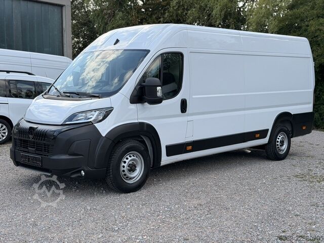 Magas tetős, hosszú tengelytávú zárt furgon Peugeot Boxer 35 L4H2 140 KlimaKameraTempo Navi