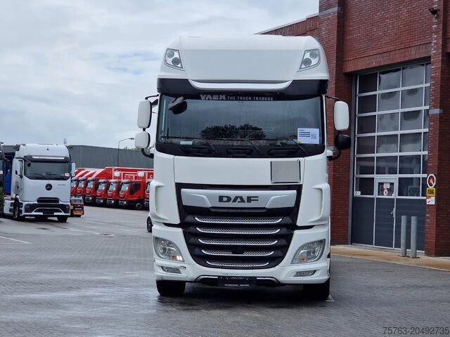 Sasis dengan kabin DAF XF 530 SuperSpaceCab 6x2*4 - Chassis 740 cm - L...