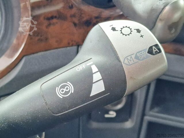 Sasis dengan kabin DAF XF 530 SuperSpaceCab 6x2*4 - Chassis 740 cm - L...