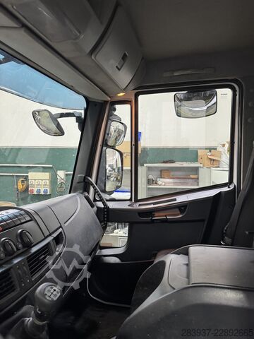 Truck mounted crane iveco 160e25