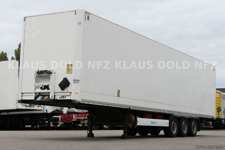 Dobozos félpótkocsi KRONE SD Koffer 95m³ Liftachse