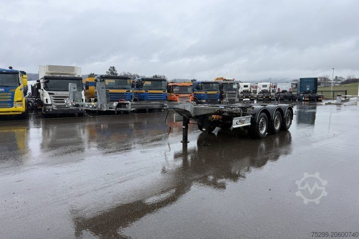 Poluprikolica za izmjenjive sanduke Fliegl SDS 380 Containertransport  / Swiss-Vehicle