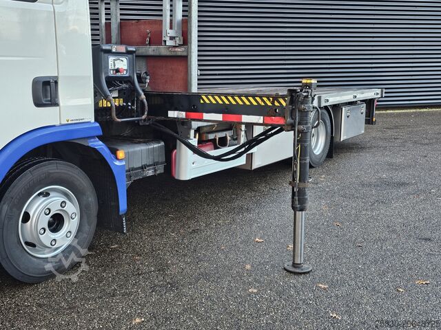 Ladepritsche MAN TGL 12.220 / HIAB CRANE / MACHINE TRANSPORT