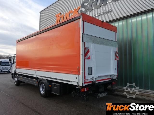 Flaklastbil med kapell  Atego 1530 L