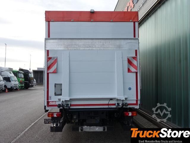 Flaklastbil med kapell  Atego 1530 L