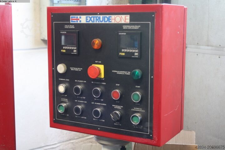 Honingmaskin - Exteriör - Vertikal Kennametal Model 77C