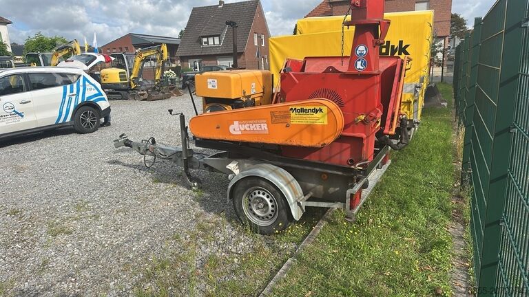 Dücker HM 200 Wood Chipper