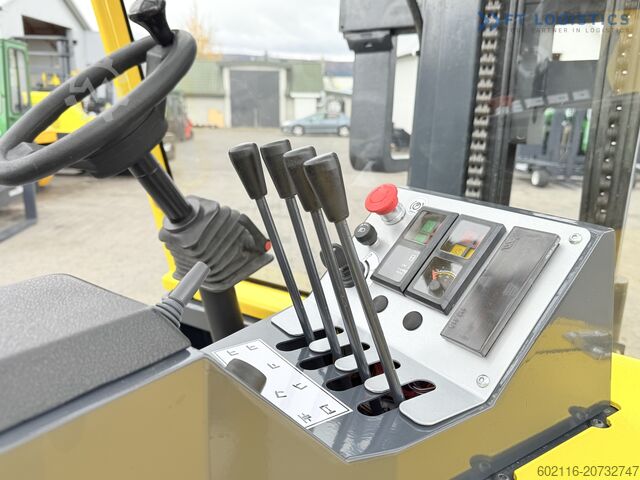 Firevejstruck Combilift CB4000 TRIPLEX 5200 FREE-LIFT POSITIONER