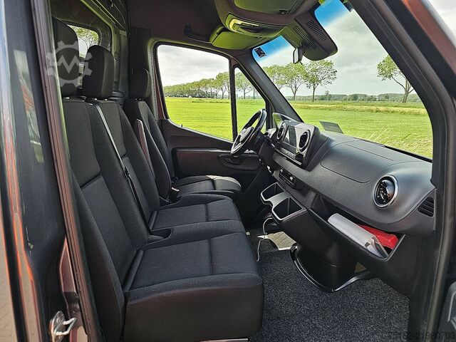 ハイルーフステーションワゴン MERCEDES-BENZ SPRINTER 317 L2H2 LED Mbux10