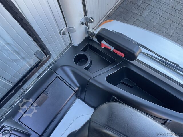 Carrello elevatore elettrico a 4 ruote, STILL, RX60 STILL RX60-45 | Batterie mit 89% | Triplex 5.980mm