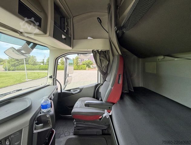 Standard tractor unit VOLVO FH 13.460 EURO 6 ONLY 766.000 KM FULL SPOILER 2X