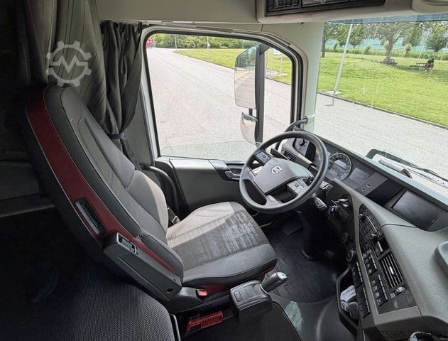 Standard tractor unit VOLVO FH 13.460 EURO 6 ONLY 766.000 KM FULL SPOILER 2X