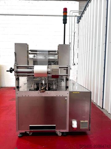 Cellophaniermaschine Pester pac automation Pewo-fold 1