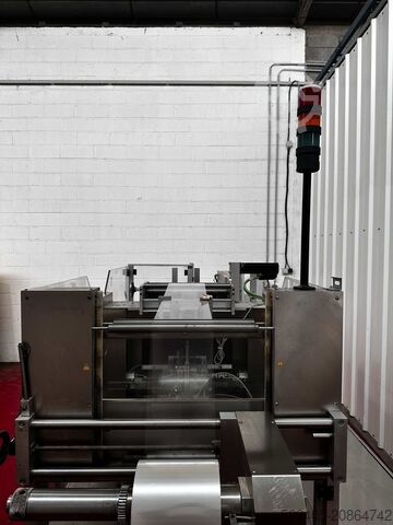 Cellophaniermaschine Pester pac automation Pewo-fold 1