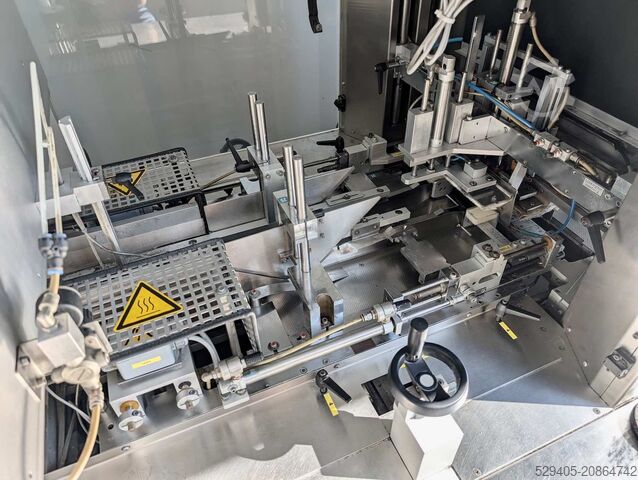 Cellophaniermaschine Pester pac automation Pewo-fold 1