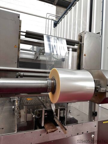 Cellophaniermaschine Pester pac automation Pewo-fold 1