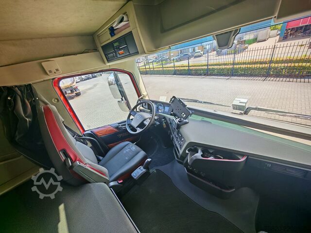 起重卡车 Volvo FH 540 8X2 TREKKER BAKWAGEN MET FASSI F1150RA.2...