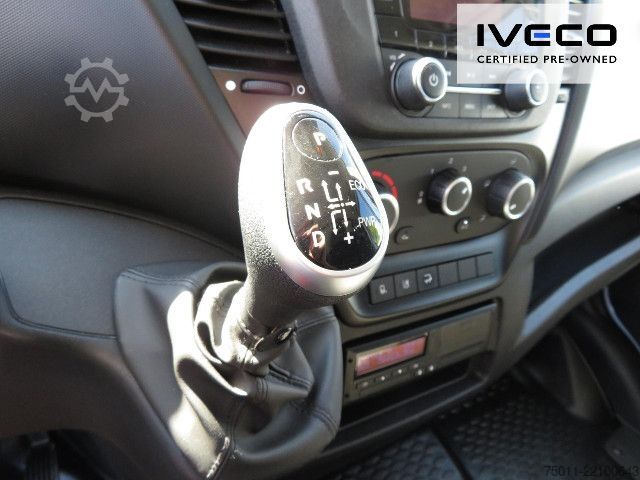 Vrachtwagen met bakwagen IVECO Daily 70C18HA8/P Koffer/LBW, Klima, NL 3228kg