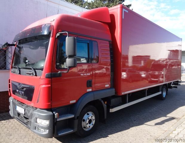 Truk boks MAN TGL 12.250 LBW AC AHK