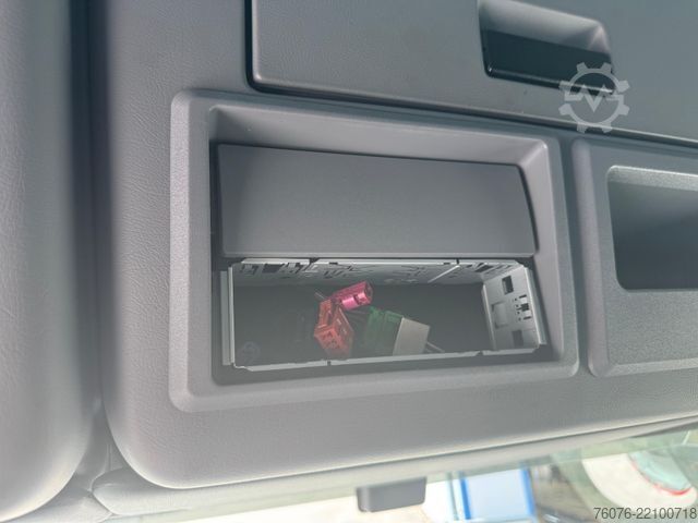 Kutu kamyonu MERCEDES-BENZ 1224 L 7,3m  LBW 1.5t Klima Heizung 1 Bett