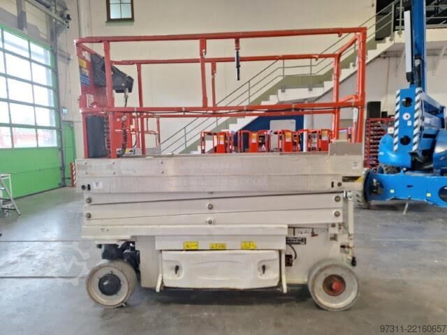 Elevador de tesoura JLG 2030ES