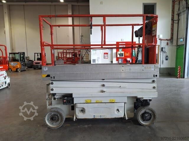 Elevador de tesoura JLG 2030ES