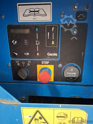 Elevador de tesoura Genie GS-4390 RT