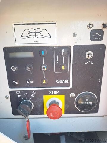 Ascensore a forbice Genie GS-3390 RT