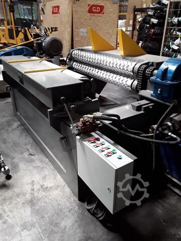 фурнирна машина LINYI XQ-S01