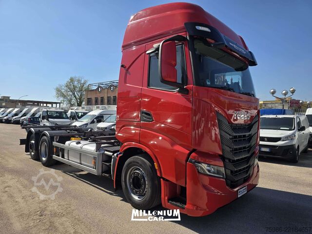 卡车底盘 IVECO SWAY 480 MOTRICE 3 ASSI 12/2021