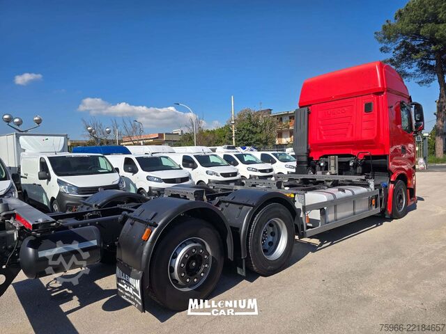 卡车底盘 IVECO SWAY 480 MOTRICE 3 ASSI 12/2021