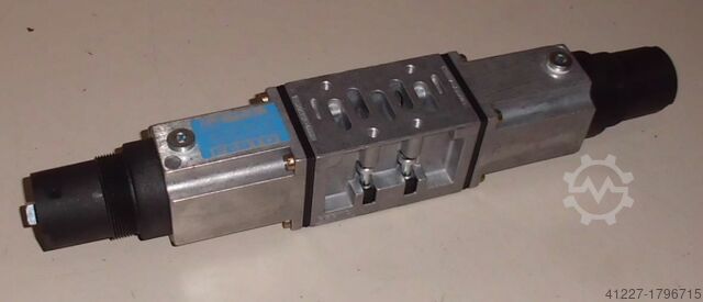 Pressure regulator intermediate plate Festo LR-ZP-A/B-D2 35428